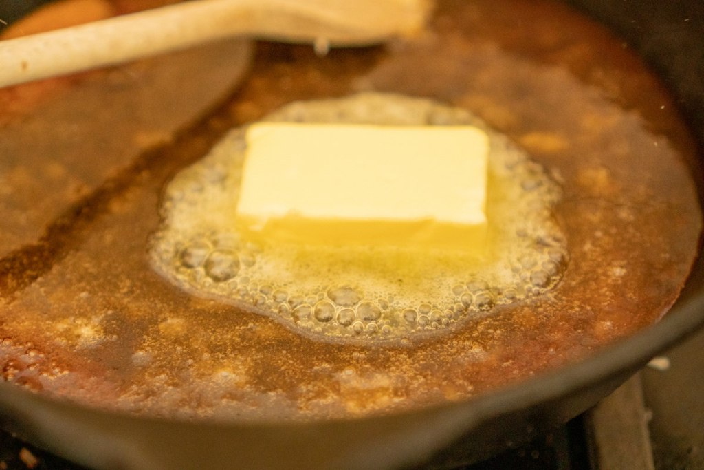 הוספת חמאה לקרמל